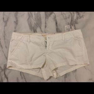 Tan/cream Hollister shorts